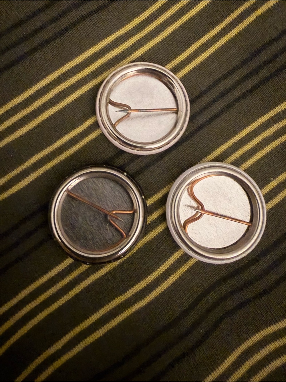 Pin lot - Picture 4 of 6